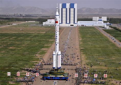  Jiuquan Satellite Launch Center ยานอวกาศสู่ความมหัศจรรย์แห่งอวกาศ!