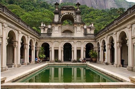  Parque Lage: ศ chrétienneศาสนา ที่เต็มไปด้วย ความลึกลับ และ จุดเด่นของสถาปัตยกรรม!